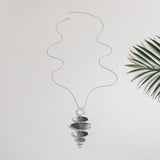 סט שרשרת ארוכה ועגילי קירה