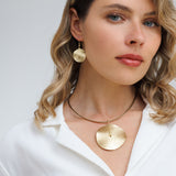 עגילי מטבע בראש